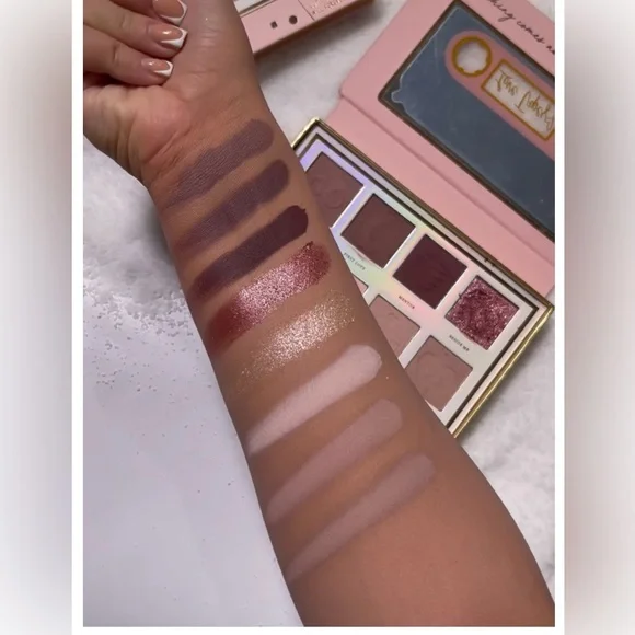 P. Louise “Lady in Charge” Love Tapes Eyeshadow Palette - BRAND NEW IN BOX 💕✨ - Picture 8 of 8